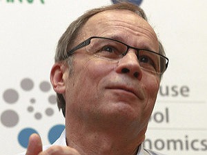 Priveľa frustrácie, ignorácia intelektuálov