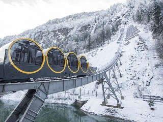 Najstrmšia pozemná lanová dráha