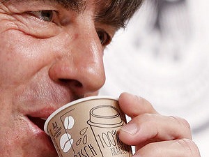 Káva so sebou: Ekonómovia