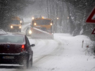 Slovensko bojuje so snehom