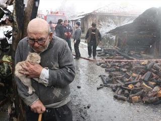 Tureckému dôchodcovi vyhorel celý