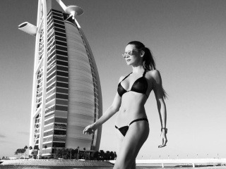 Krásna modelka vyzerá neuveriteľne