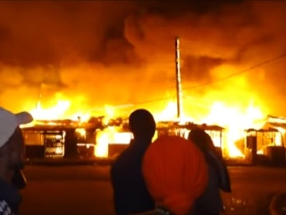 Požiar na predmestí Nairobi