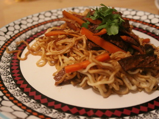 Ázijské rezance z rozpálenej