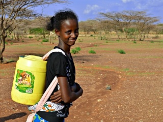 Miestne ženy a dievčatá