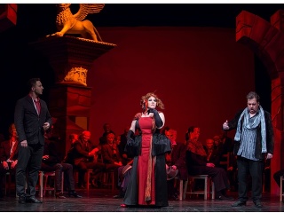 Do košického divadla sa