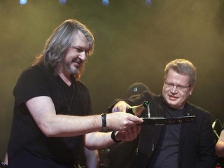 Gladiator vydal živý akustický