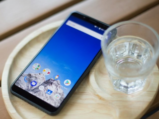 Tento telefón má 6