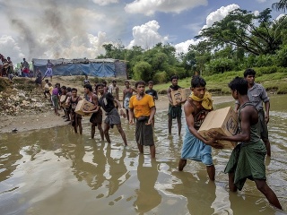 Utečenecký tábor vyhnaných Rohingov.
