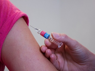 Za povinné očkovanie proti