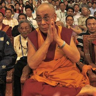 Dalajláma v septembri navštívi