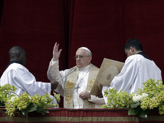 Pápež František počas udelenia
