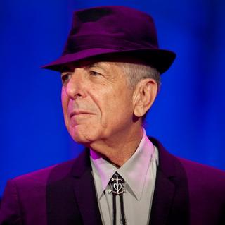 Spevák Leonard Cohen skolaboval
