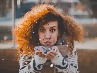 Dobite si baterky! Vyrazte