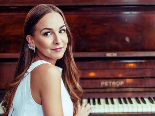 Slávka Tkáčová si razí