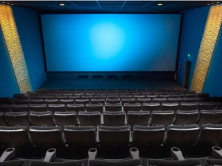Ktoré sedadlá v kine