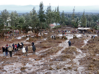 Pretrhnutá hrádza v Keni
