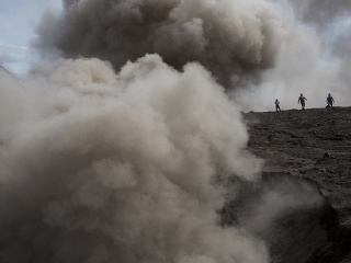 FOTO Po sériách erupcií