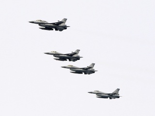 Stíhačky F-16