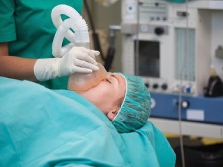 Žena na operačnej sále