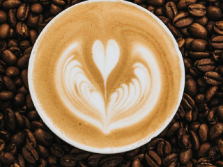 Ľudia sa zabávali a