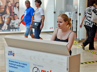 VIDEO Klaviristka prekvapila návštevníkov