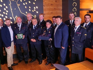 Ocenení dobrovoľní hasiči.