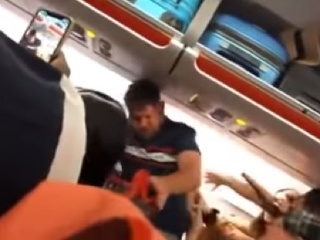 Pasažierka vyvolala počas letu