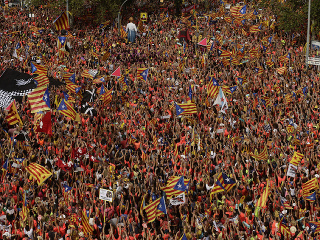Tisícky Kataláncov demonštrovali v