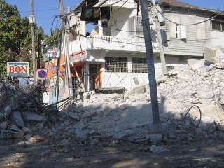 Haiti zasiahlo silné zemetrasenie: