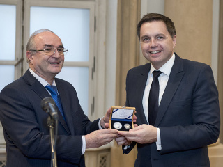 VIEME PRVÍ Guvernér NBS