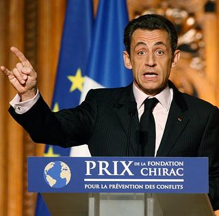 Sarkozy údajne klamal o