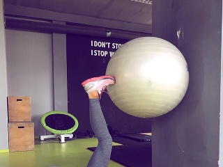 Takýto postoj vám vyformuje