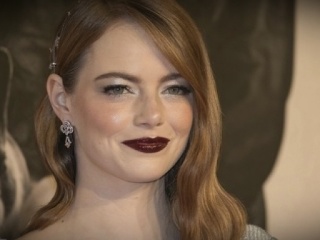 Krásna Emma Stone si