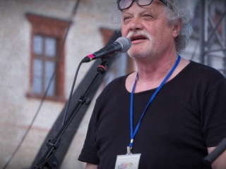 Humor ho neopúšťal ani