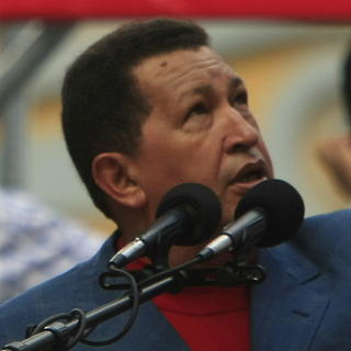 Chávezova vláda prevzala kontrolu