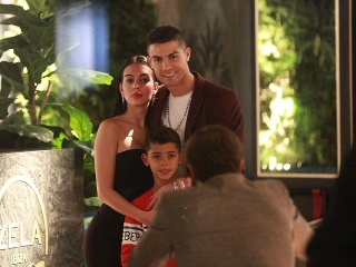 Cristiano Ronaldo požiadal o