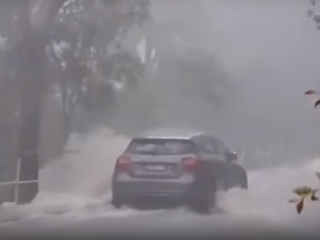 VIDEO Sydney sužujú záplavy: