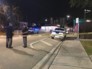 Strelec zranil v Miami