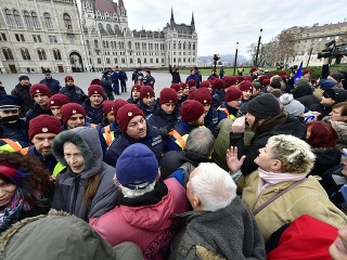 Tisíce Maďarov protestujú v