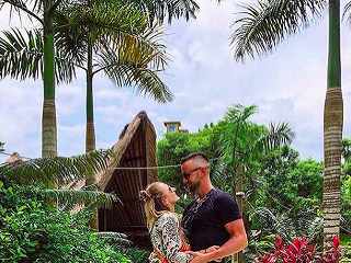 Zamilovaná dvojica si užíva