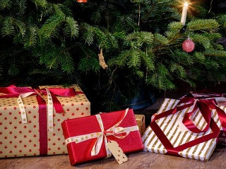 Kto nosí darčeky –
