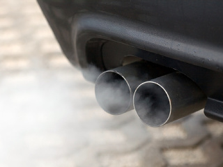 Znečistenie ovzdušia spôsobené naftovými