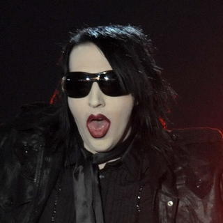 Manson: Nový album prepadákom,