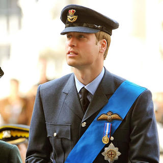 Princ William dokončil pilotnú