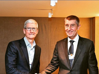 Tim Cook sa stretol