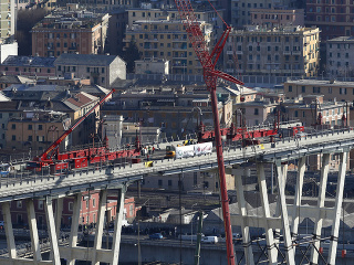 Demolácia zvyškov Morandiho mosta