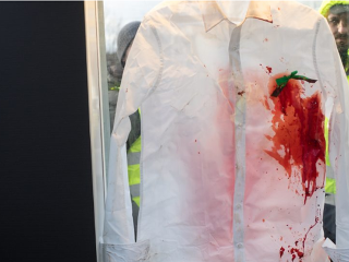 Krvavá košeľa v bratislavskom