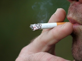 Štáty občanom fajčenie skomplikovali,