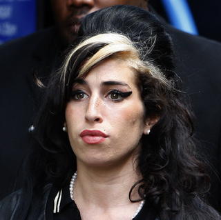 Amy Winehouse skolabovala!